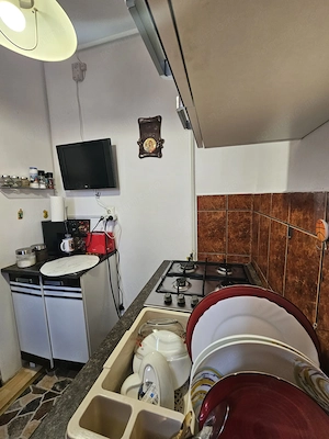 Garsonieră-etaj 3-mobilată și utilată - imagine 8