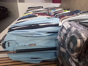 Vând loturi de haine noi cu eticheta