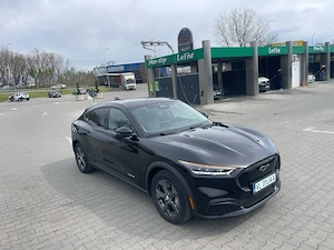 Ford Mustang Mach-E  300Cp Electric Model Premium