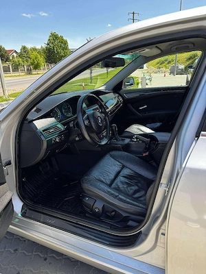 BMW seria E60 520D - imagine 5