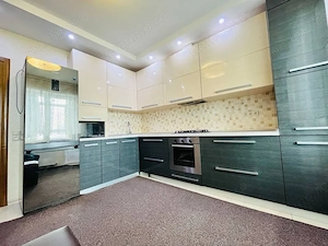 Apartament de 3 camere in zona pajura