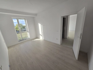 Langa ESO. Decomandat. Bucatarie inchisa. Terasa spatioasa. - imagine 4