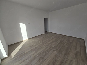 Langa ESO. Decomandat. Bucatarie inchisa. Terasa spatioasa. - imagine 7