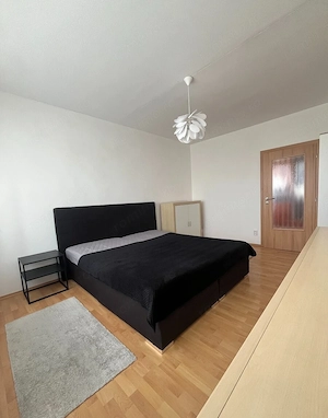 De inchiriat apartament cu o camera in Piata 700 - imagine 1