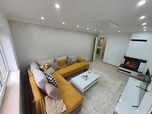 Vand apartament cu 2 camere in Baile Herculane.