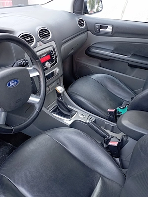 Vând Ford focus Decapotabil din 2009 ,2,0 benzină 145 cai ,232000 km ,3100 euro neg!