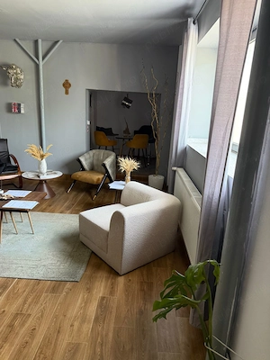 Închiriez spațiu comercial 