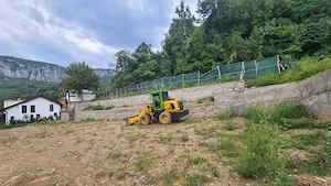 Vand teren intravilan 1100 mp. in Pecinisca, Baile Herculane ideal pentru Pensiune, Hotel sau Strand - imagine 3