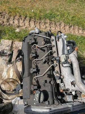 Vand bloc motor Kia Sorento 2.5 crdi 140cp/170cp cod motor D4CB - imagine 3