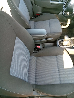 Volkswagen Golf 4 Pacific, din 2003, 1.6 benzină cu GPL - imagine 2