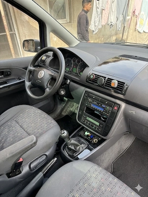    Volkswagen Sharan 1.9 TDI    - imagine 4