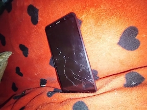 vand Samsung a7 2018 Citiți  descrierea 