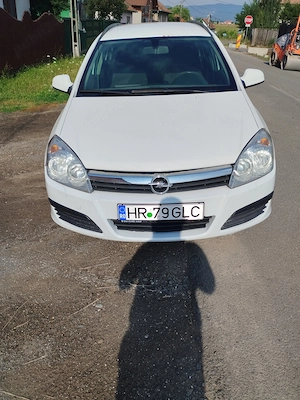 Opel Astra H 1, 7cdti 2010 - imagine 3