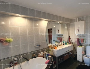 Apartament deosebit, 3 camere, 2 băi, 1 balcon, 90 mp, et. 3, zona Girocului, cu garaj, comision 0% - imagine 3