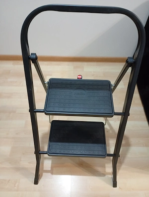 Vând scară pliabilă oțel Hailo K44, 2 trepte