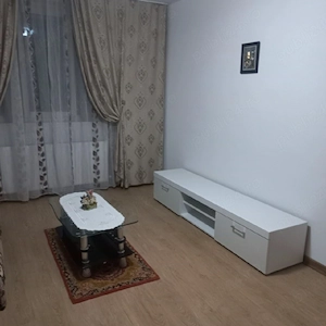 Vând apartament cu două camere+ boxă la subsol. - imagine 4