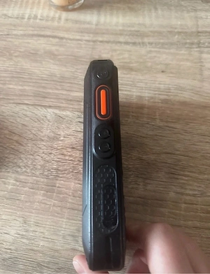 telefonul este marca I.safe mobil