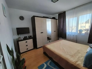 Proprietar, vând apartament 3 camere, 70,4 mp, zona Sabinelor   luminos, vedere panoramică - imagine 4