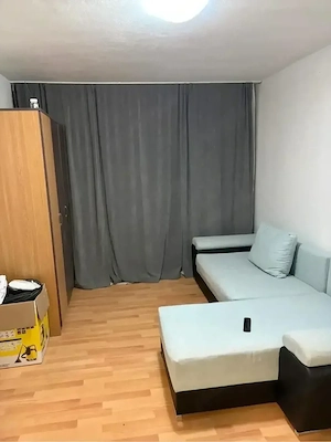 Garsoniera razboieni et 2 intrare in cartier