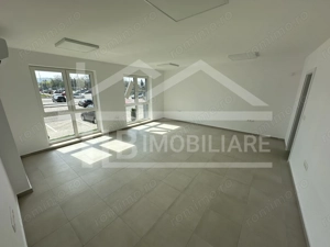 Spatiu de inchiriat, 80mp, parcare,decomandat, Zona Maurer Residence