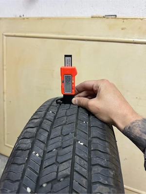 vand 2 anvelope yokohama geolander