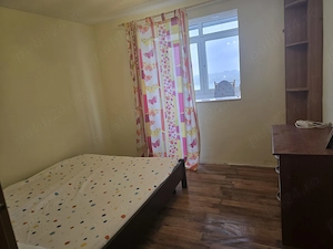 Închiriez o camera in apartment 