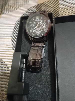 Ceas nou indica data  bratara stainless rezistenta inoxidabil 