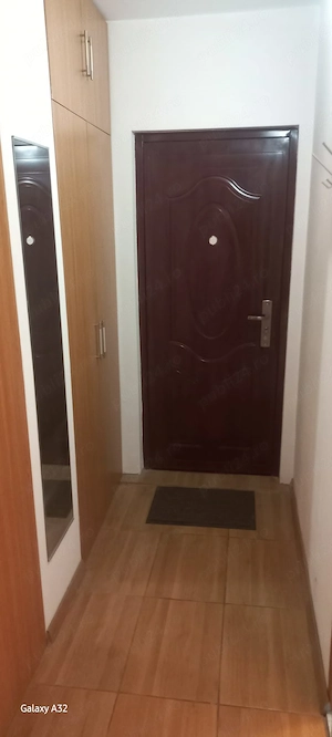 Închiriez garsonieră 