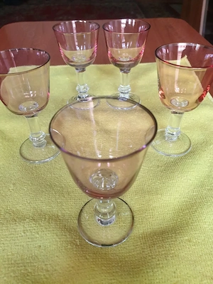 Set 5 pahare vintage lichior, cristal roz (amethyst) cu bordura de aur 130RON