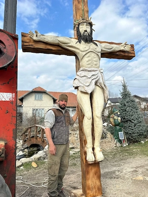 Isus Hristos rasticnit pe cruce troiță  - imagine 2