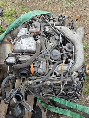 Dezmembrez Audi Q5 3.0 TDI - imagine 5