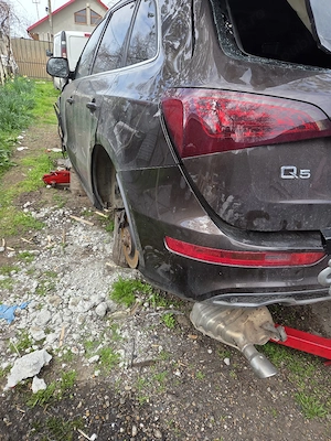 Dezmembrez Audi Q5 3.0 TDI - imagine 3