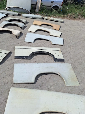 Vând elemente caroserie Trabant - imagine 3