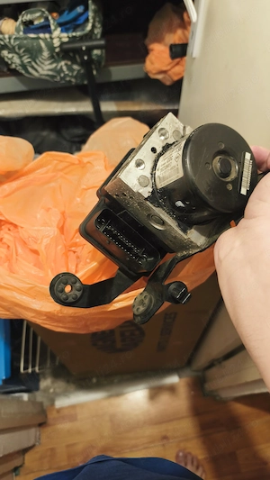 Pompa abs si vacum scenic 3 fluence , nissan juke  476602272R  - imagine 2