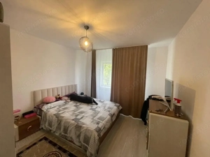 Apartament decomandat, 3 camere, 2 bai, 1 Mai - zona Pelendava - imagine 3