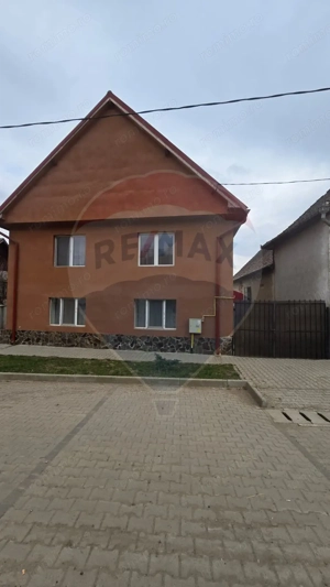 Casă / Vilă cu 5 camere de vânzare