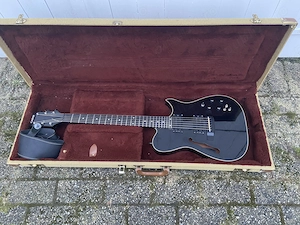 Carvin AE-185 Semi-hollow guitar