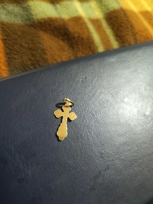 vand cruciulita din imagine.