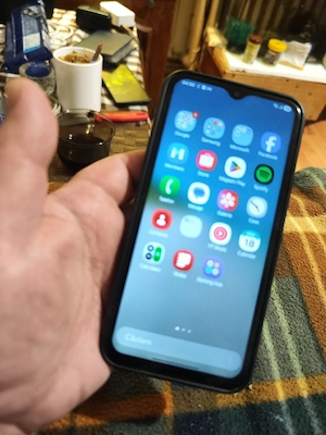 vand telefonul din imagine