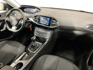Peugeot 308 - imagine 8