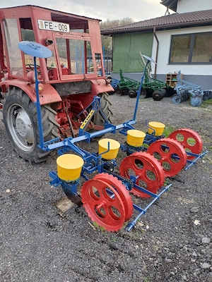 semanatoare de porumb pe 4 randuri mecanica  - imagine 4