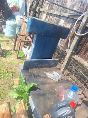 Vând șnec 6 metri cu motor 3.80, 4,5 kw Cantar 1 tone plus reductor