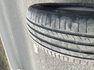 Vând 2 cauciucuri 225/60/17