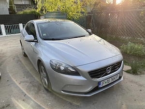 Volvo V40 D4 190CP | Panoramic | Harman Kardon | Istoric + CarVertical | Direcție nouă GARANȚIE - imagine 4