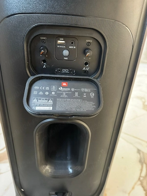 Vând boxă JBL PartyBox 710