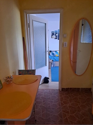 Vand apartament 2 camere Tudor+ garaj - imagine 4