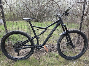  Specialized Stumpjumper 650b 2017 cu cadru alloy marime XL