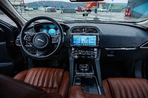 Vând sau schimb Jaguar F Pace 2017 3.0D V6 300cp - imagine 9