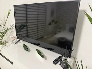 Vand TV Samsung UE49NU7102 (2019) - imagine 3