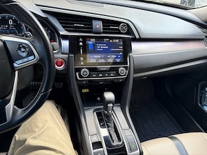 Honda 10 2019 Executive Full Options - imagine 3